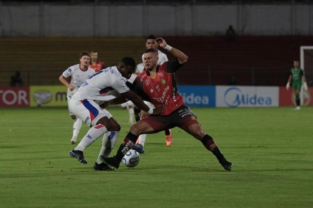 Deportivo Cuenca se ilusiona ante Santos FC con siete partidos invicto