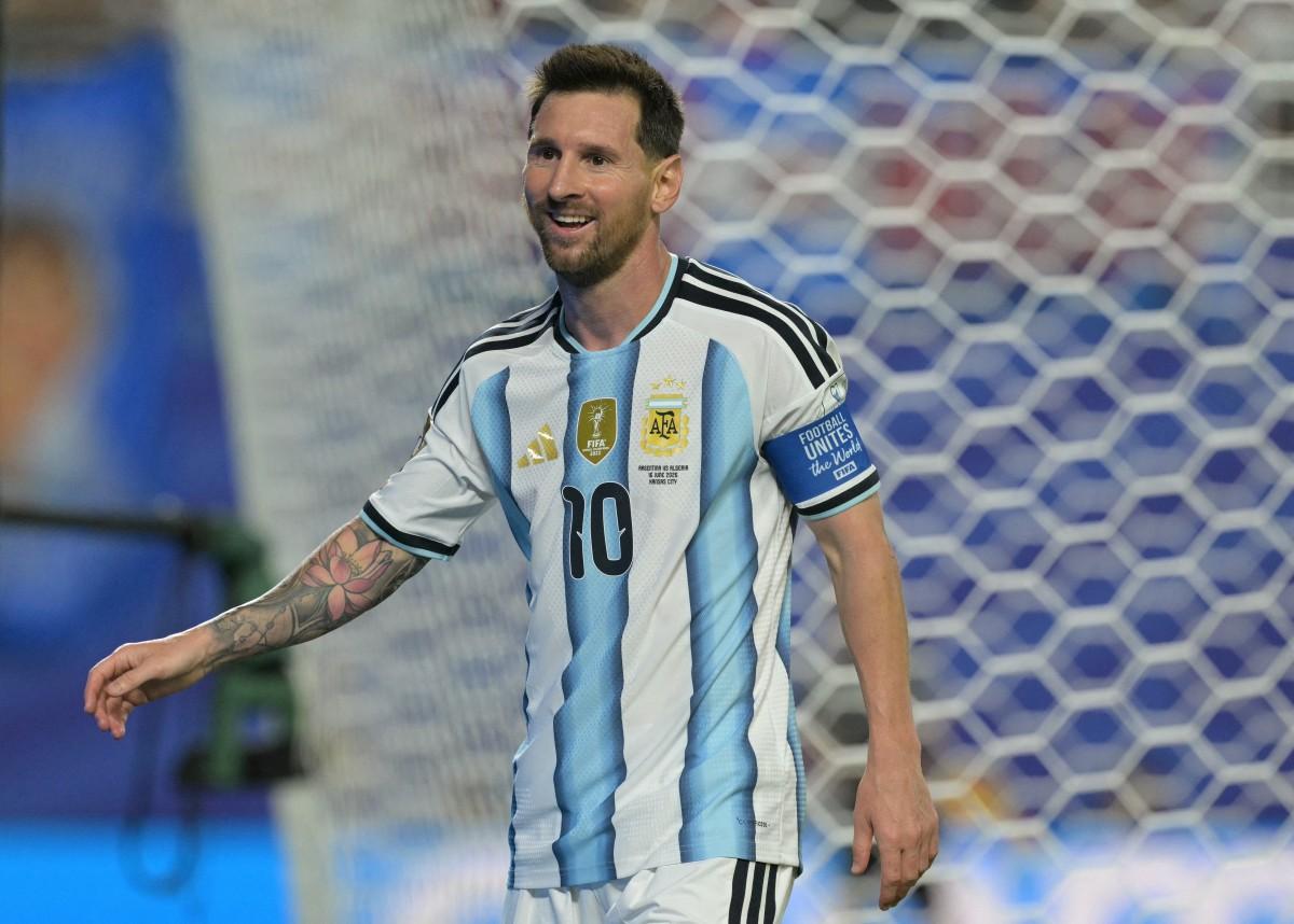 Con hat-trick de Messi, Argentina venció a Algeria