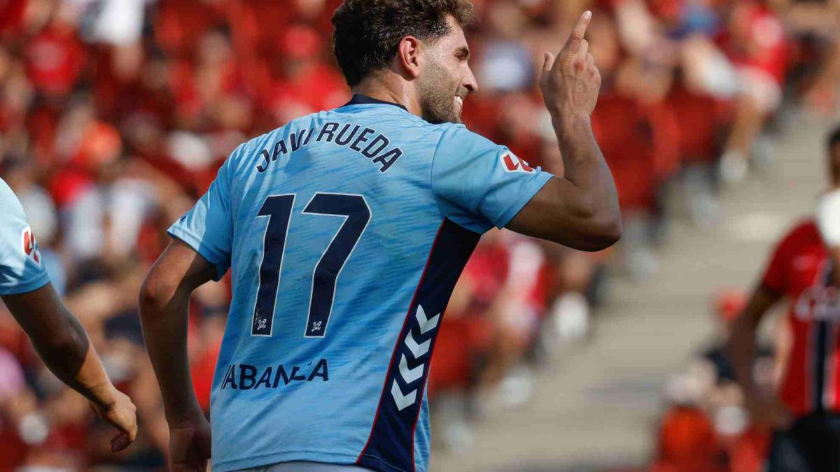 Celta renueva y mejora contrato a Javi Rueda, rechaza oferta inglesa
